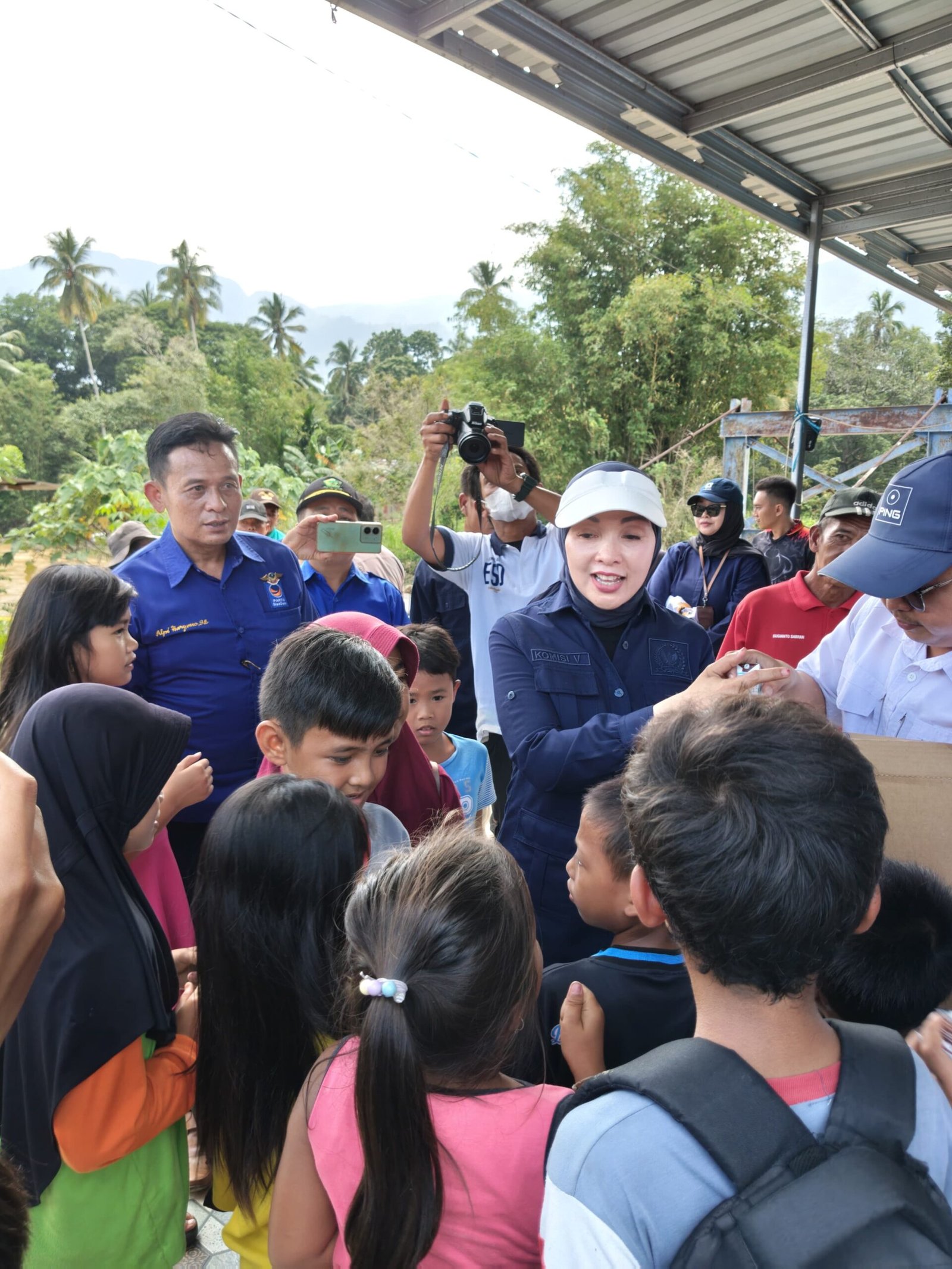 Anggota DPR RI Erna Sari Dewi Kerahkan Ekskavator Atasi Dampak Banjir di Lebong