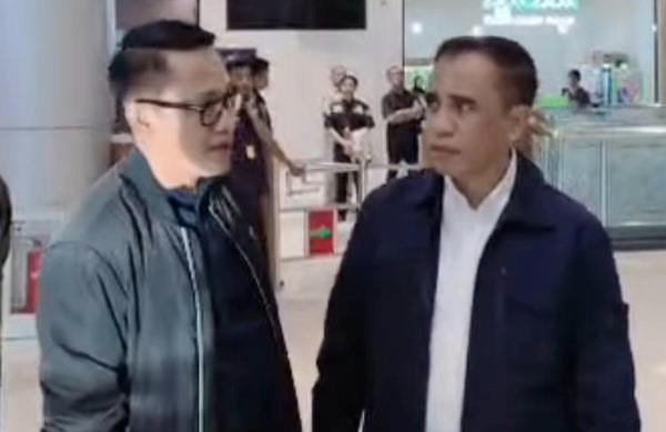 Gubernur Sulteng Anwar Hafid Temui Kader Muda ART di Bandara Palu Jelang Musda Demokrat