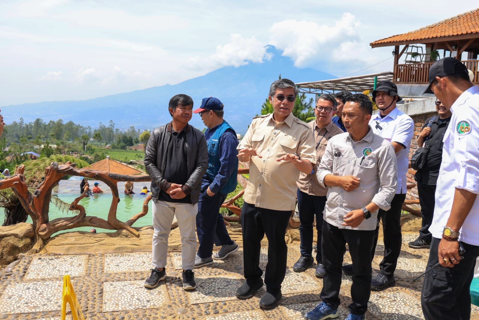 500 Warga Garut Bakal Dilatih Kemnaker Kelola Potensi Ekonomi 160 Hektare Hutan Sosial