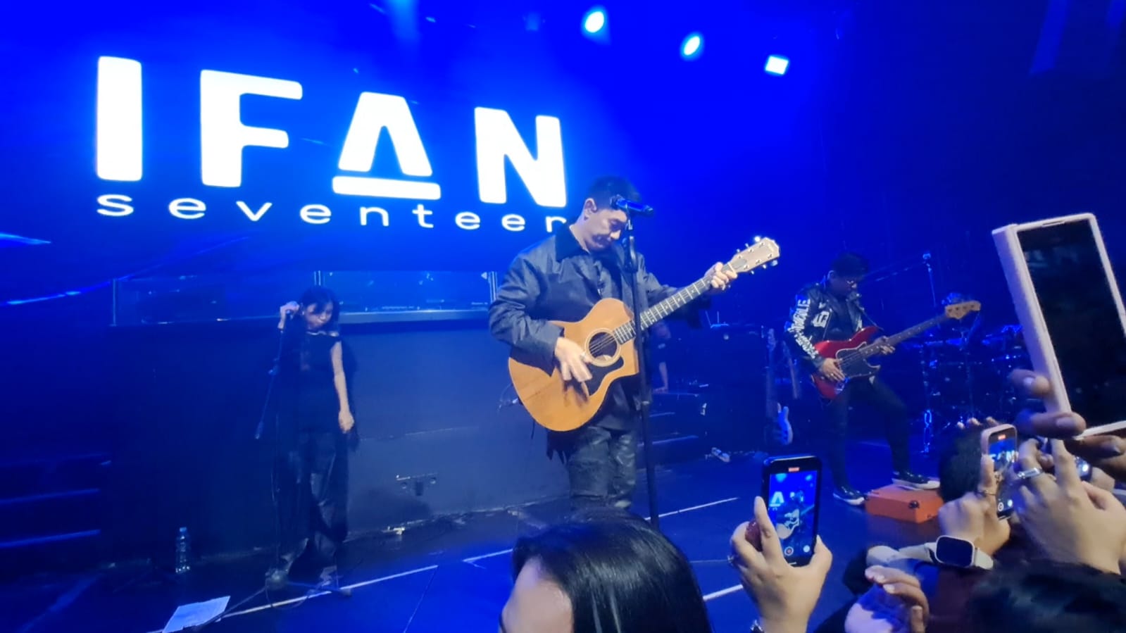 Ivan Seventeen Meriahkan HUT ke-15 theVenus Golden Hall Palembang
