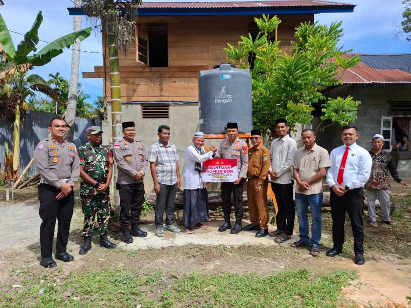 Sumur Bor Kapolda Aceh untuk Pesantren di Aceh Jaya Disalurkan