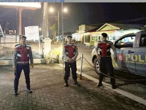 Patroli Malam Polres Lampung Barat, Amankan ATM dan Taman di Balik Bukit
