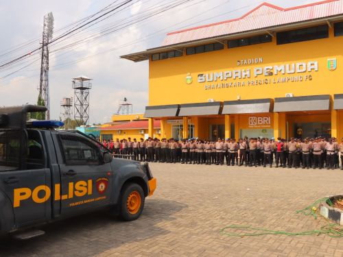 325 Personel Gabungan Amankan Laga Bhayangkara FC Vs Madura United di Bandar Lampung