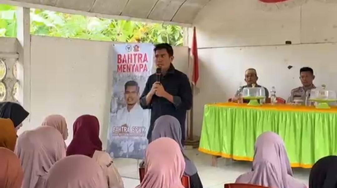 Bahtra Banong Ingatkan Orang Tua di Kolaka Timur: Jual Kebun Demi Pendidikan Anak, PIP Terus Dikawal