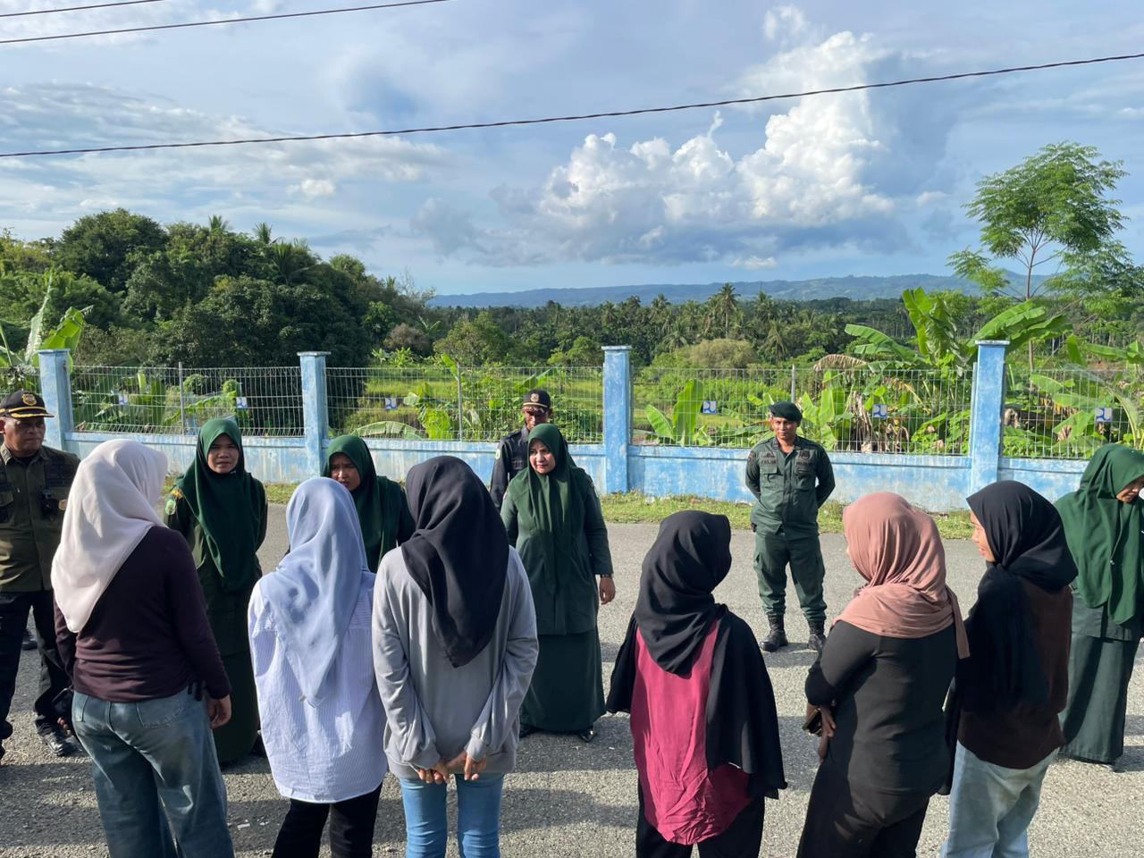 Patroli Satpol PP Aceh Besar Bubarkan Pasangan Muda-Mudi Jelang Magrib