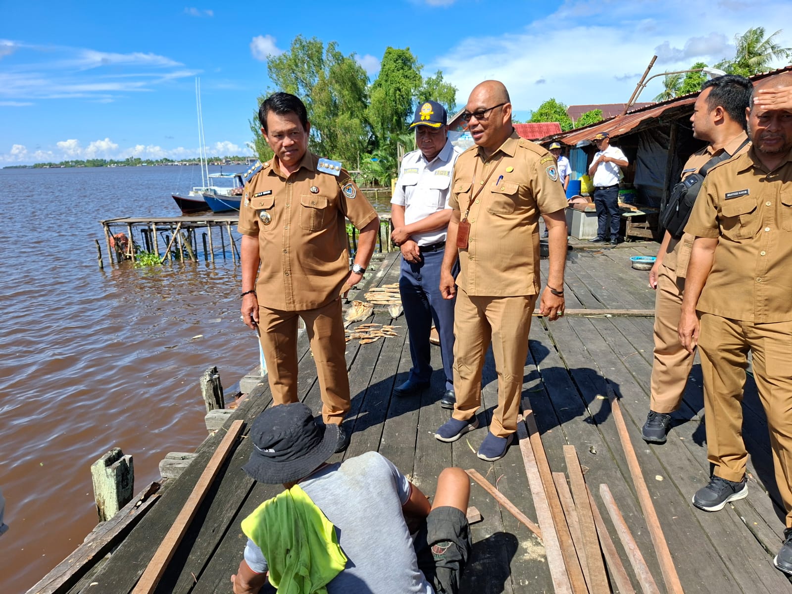 Bupati Seruyan Sidak Pasar Saik, Kecewa Kinerja Dinas dan Janji Perbaiki Dermaga Pekan Ini