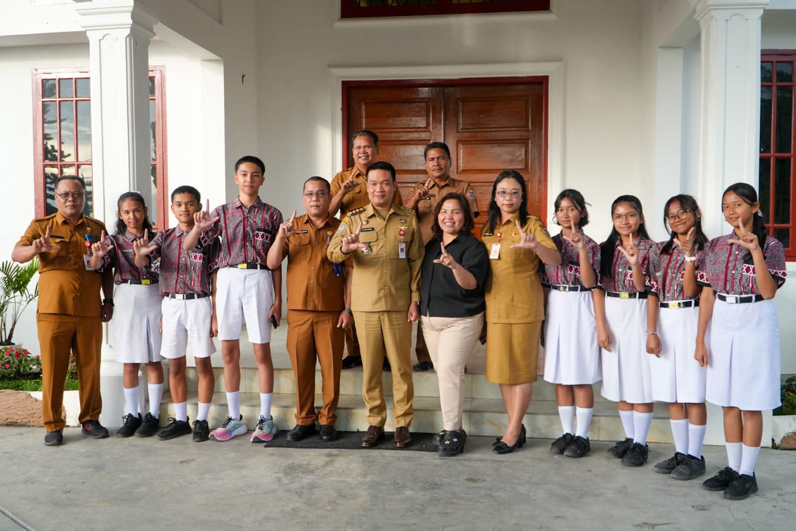 Bupati Humbahas Undang Siswa Lolos SMA Unggulan, Tekankan Dua Pesan Kunci