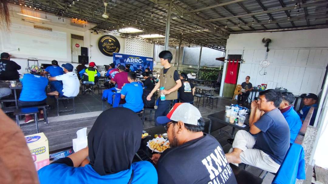 Komunitas Yamaha Balikpapan Gelar Sunmori dan Nobar ARRC, 40 Biker Dukung Pembalap ke Buriram