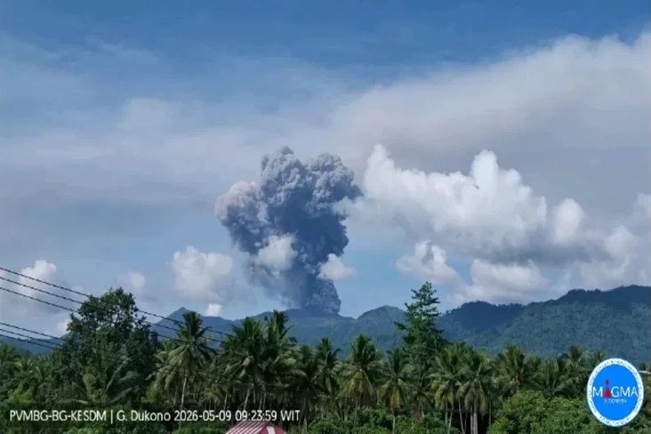 Dua Erupsi Gunung Dukono, Kolom Abu Capai 2.700 Meter