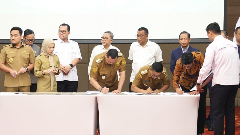 Pemprov Banten Teken Pembangunan PSEL Serang Raya di TPSA Cilowong, Sampah Perkotaan Diubah Jadi Listrik