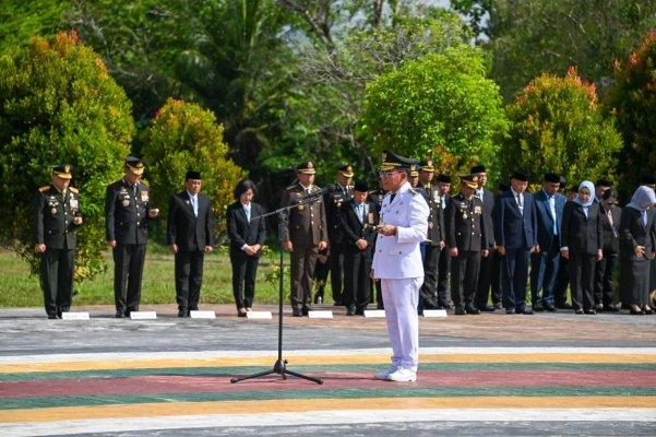 Peringati Hari Jadi ke-69, Gubernur Kalteng Agustiar Sabran Pimpin Ziarah Tabur Bunga di TMP Sanaman Lampang