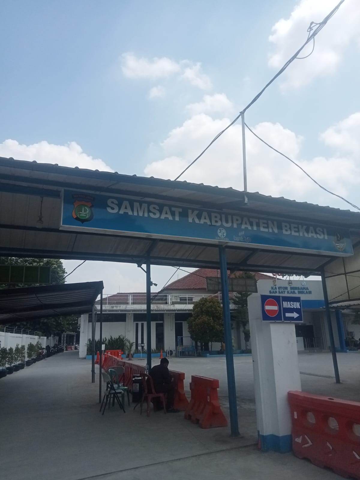 Warga Bekasi Rasakan Perbaikan Pelayanan Samsat, Waktu Pengurusan STNK Kini di Bawah Satu Jam