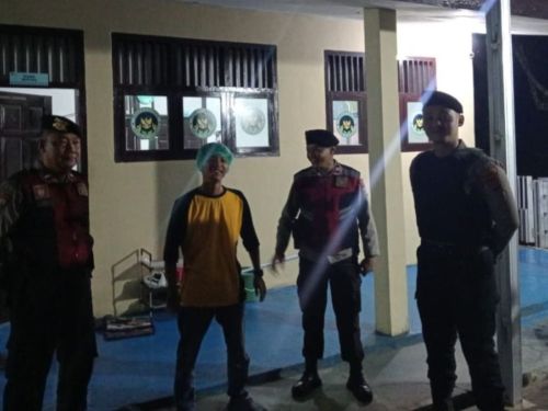 Polres Lampung Barat Kawal Proses Memasak Makanan Bergizi Gratis di Sukau, Dua Sekolah Jadi Sasaran Distribusi
