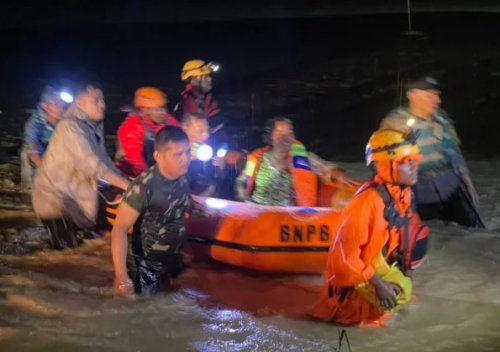 Banjir Bandang Terjang Tiga Kecamatan di Tanah Datar, Lima Jembatan Putus dan Ratusan Hektare Sawah Rusak