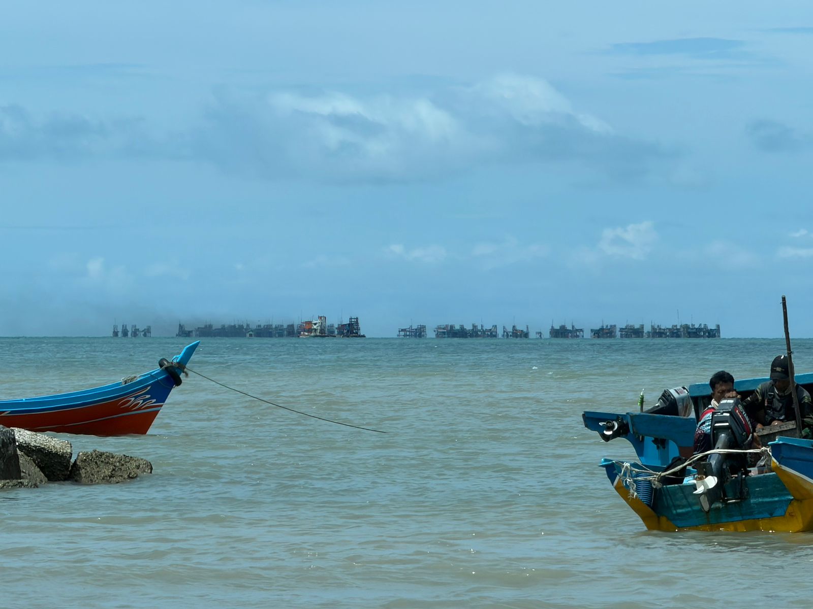 Ratusan Ponton Isap Produksi Mitra PT Timah Beroperasi Ilegal di Perairan Pasir Padi, Melanggar Rencana Kerja