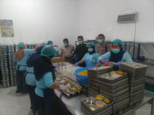 Polres Pesawaran Uji Kandungan Gizi 3.205 Porsi Makanan Gratis untuk Pelajar dan Balita, Bebas Formalin dan Arsenik