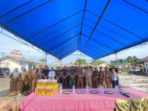 Polres Tulang Bawang Barat dan Pemkab Gelar Operasi Pasar Murah, 600 Liter Minyakita Dijual Rp15.500 per Liter di Pasar Panaragan Jaya
