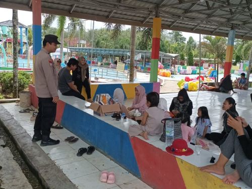 Polsek Tanjung Raya Terjunkan Personel Amankan Taman Kehati Mekar Sari di Mesuji, Pengunjung Mengapresiasi
