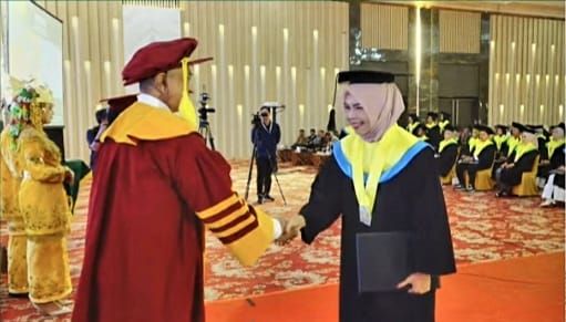 868 Wisudawan Diluluskan UBR Jambi, Kampus Swasta Ini Resmi Jadi Migran Center Provinsi Jambi