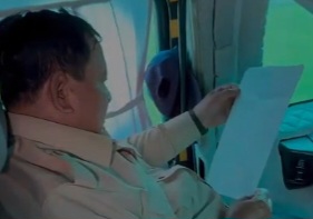 Surat Tangan Siswa SD di Sidoarjo untuk Prabowo: Terima Kasih atas Makan Bergizi Gratis, Saya Ingin Ikut Upacara 17 Agustus