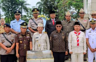 Wagub Kalsel Hasnuryadi Sulaiman Ajak Generasi Muda Rawat Sejarah Perjuangan ALRI Divisi IV usai Ziarah di Banjarbaru