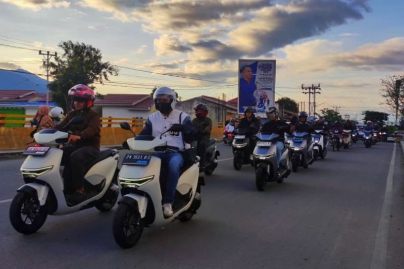 Honda Himpun Puluhan Konsumen Motor Listrik di Gurki Sunju Farm Sigi, Ada Games hingga Edukasi Baterai