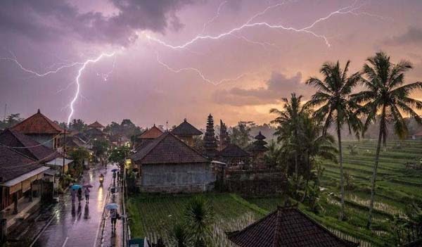 7 Wilayah di Sumatera Barat Berpotensi Alami Hujan Lebat Disertai Petir, BMKG Imbau Warga Waspada Jelang Sore