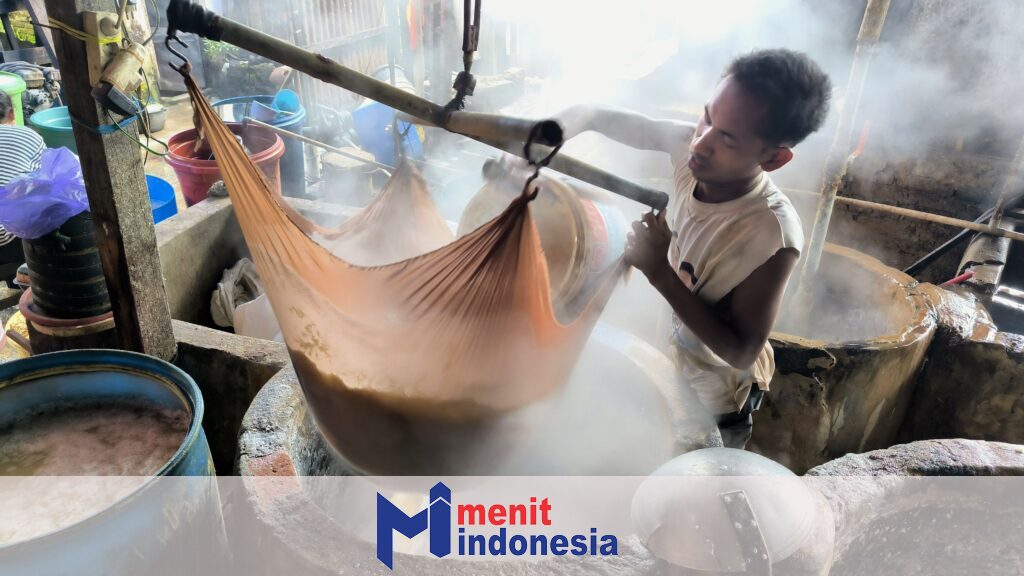 Harga Kedelai Naik Rp1.400 per Kilo dan Plastik Melonjak 50 Persen, Omzet Pabrik Tahu di Maros Tergerus Hampir 10 Persen