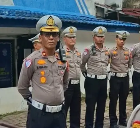 Kasat Lantas Polresta Banda Aceh Kompol Mawardi Kawal Long March Ribuan Mahasiswa, Lalin Tetap Lancar