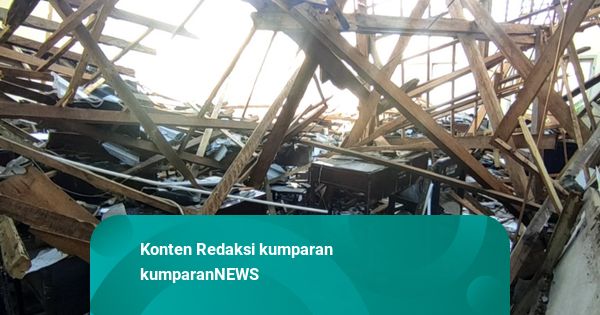 Atap Kelas SMAN 7 Mataram Ambruk Saat Jam Istirahat, 4 Siswa Terjebak Reruntuhan