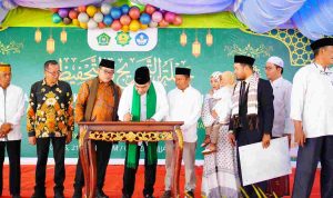 Bupati Muba Toha Tohet Hadiri Wisuda Tahfizh Perdana Ponpes Al-Mubarokah, 136 Santri Diwisuda