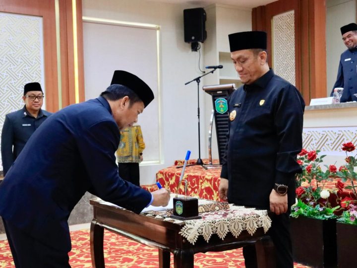 Bupati Luwu Timur Lantik 12 Pejabat Administrator dan Pengawas, 50 Fungsional, Tegaskan Target Pelayanan Prima