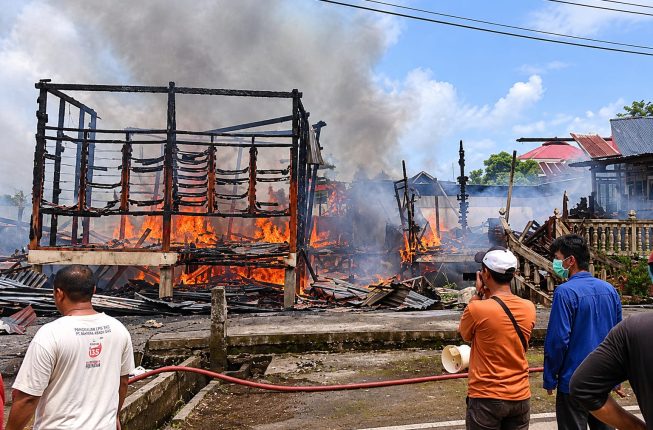 Kebakaran di Silaberanti Palembang Hanguskan Empat Rumah Semi Permanen, Enam Kepala Keluarga Kehilangan Tempat Tinggal