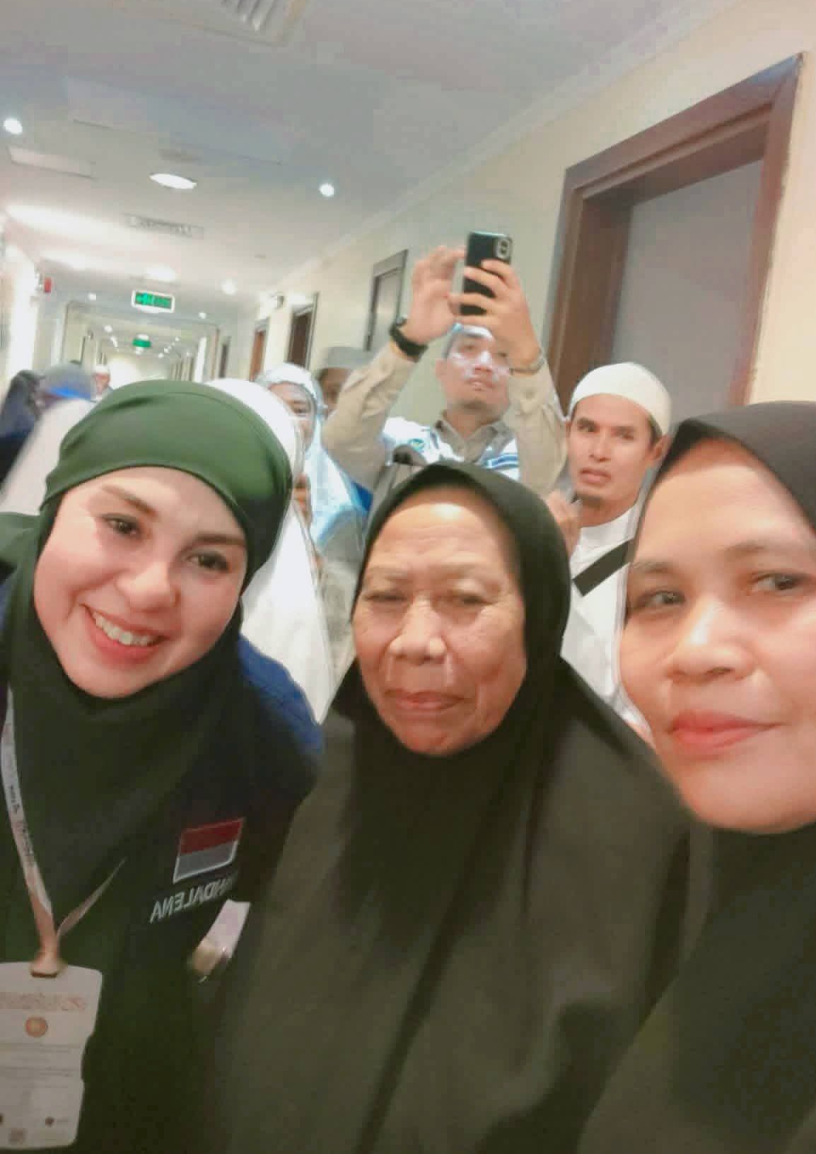 Anggota DPR Mahdalena Temui Jamaah Haji NTB di Tanah Suci, Haru Lihat Wajah Orang Tua yang Bertahun-tahun Menabung