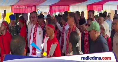 Gubernur Maluku Hendrik Lewerissa Hadiri Pelantikan Raja Siri Sori Islam di Saparua, Bawa Tiga Mandat Besar