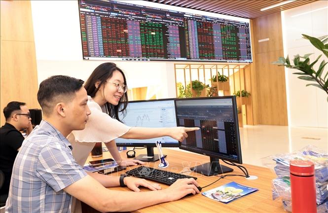Privatisasi BUMN Vietnam: Buka Keran Investasi Asing, Pasar Modal Makin Gede