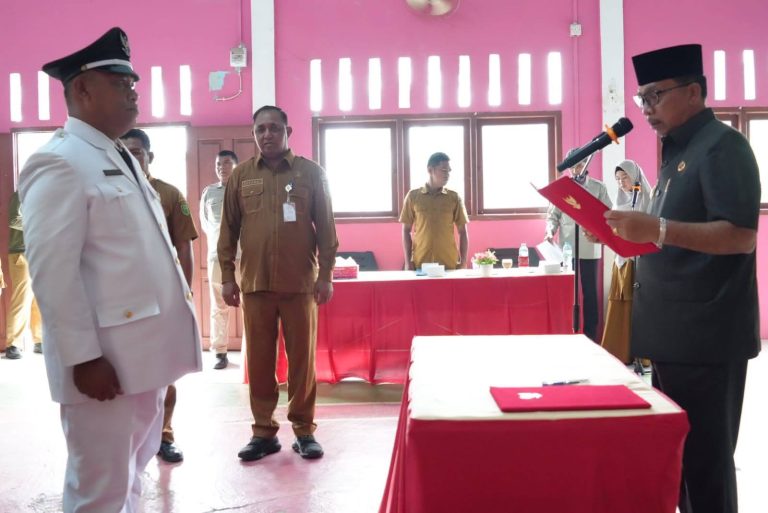 Wakil Bupati Natuna Jarmin Sidik Lantik Raja Samsul Bahri Jadi Kades Tanjung Kumbik Utara, Ini Pesannya