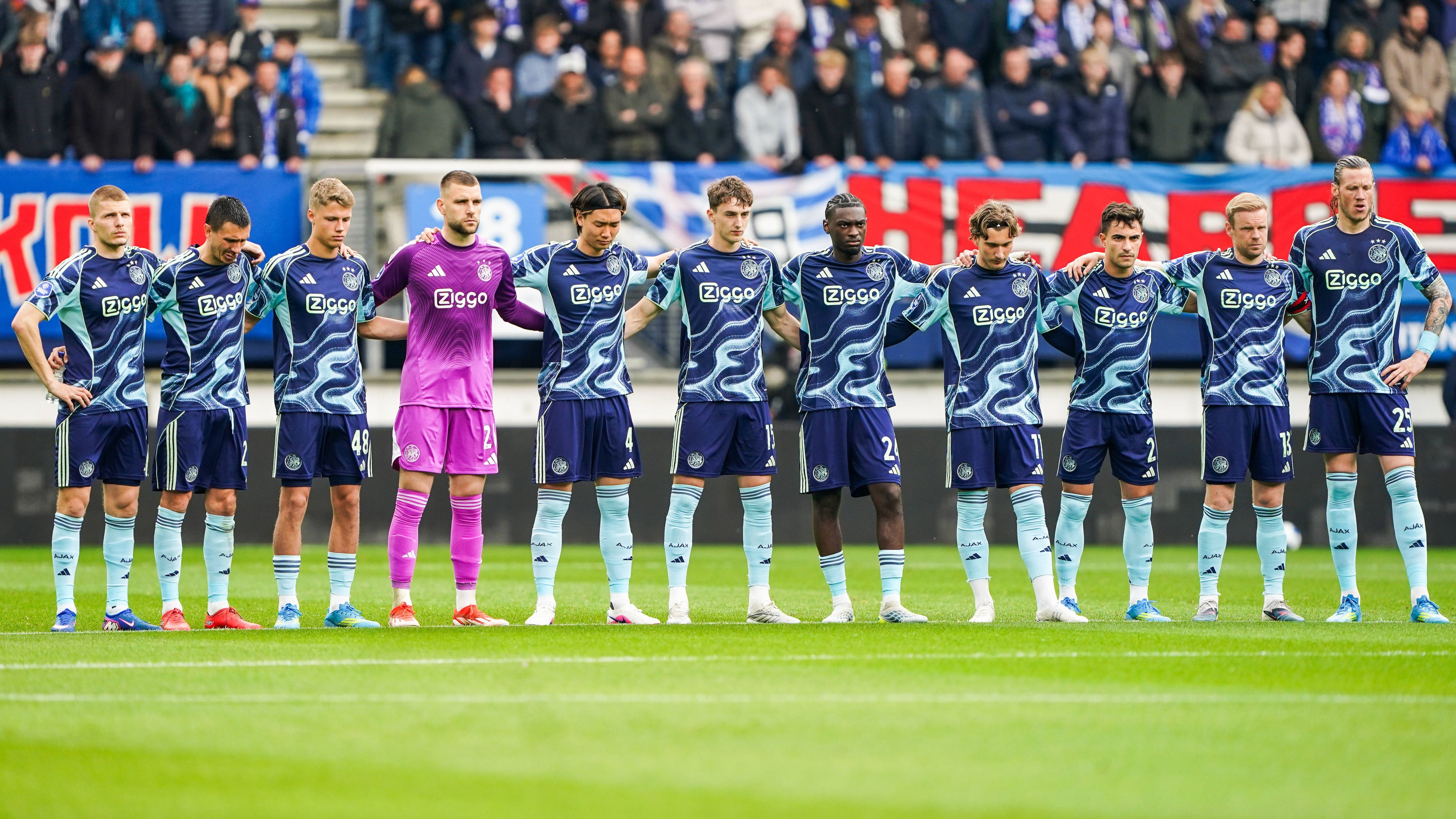 Maarten Paes Bungkam Kritik Usai Jadi Pahlawan Ajax di Adu Penalti Lawan FC Utrecht
