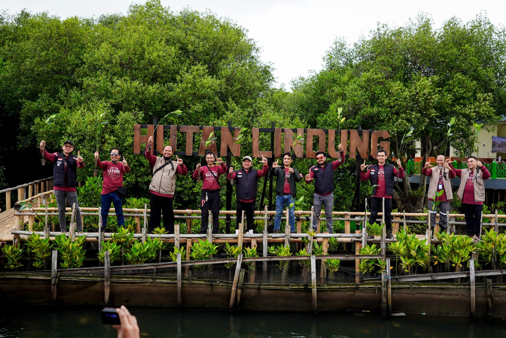 PAMA Group Tanam 275 Bibit Mangrove di Angke Kapuk, Targetkan Pemulihan Pesisir Jakarta