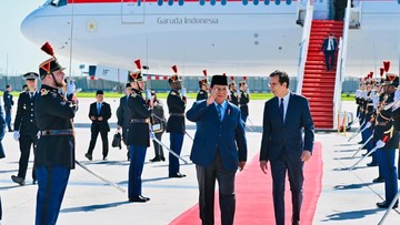 Presiden Prabowo Salat Idul Adha di KBRI Paris Sebelum Mulai Kunjungan Kenegaraan