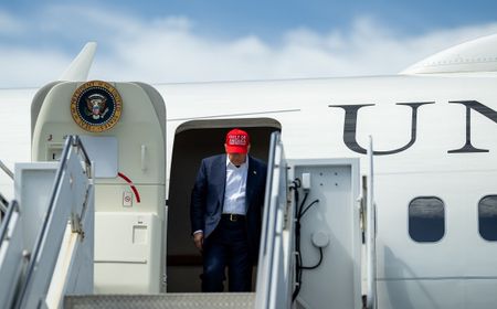Trump Nyatakan Uranium Diperkaya Iran Akan Dihancurkan di AS atau Lokasi Lain