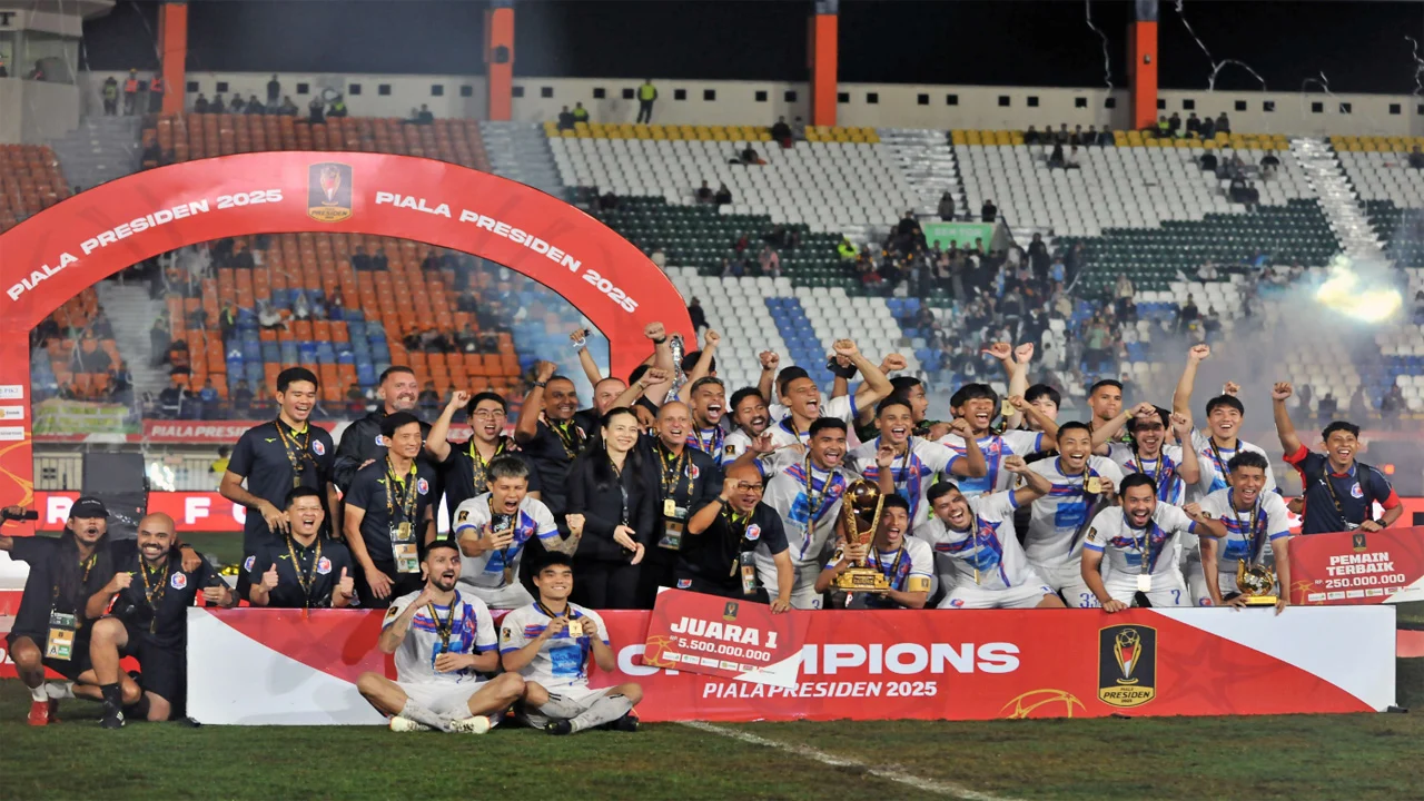 Asnawi Mangkualam Koleksi Trofi Kedua Bersama Port FC Usai Juara Piala Liga Thailand