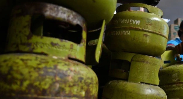 Elpiji 3 Kg Raib di Mamuju Jelang Idul Adha, Harga Tembus Rp40.000 – Pertamina Kirim 36.000 Tabung Tambahan ke Sulbar