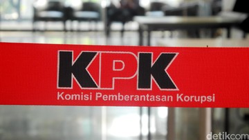 KPK Periksa Pengusaha Terkait Aliran Uang ke Bupati Ponorogo, Geledah Rumah dan Sita Empat Mobil