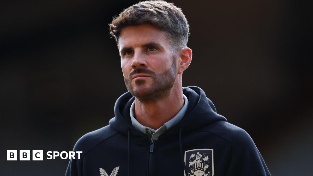 Huddersfield Town Tunjuk Martin Drury sebagai Pelatih Kepala Baru untuk Musim Depan