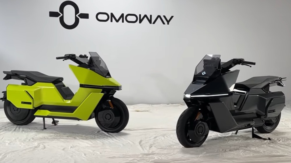 Test Ride Omo X di Malam Hari, Reviewer Sebut Motor Listrik Ini Terenak dan Calon Juara 2026