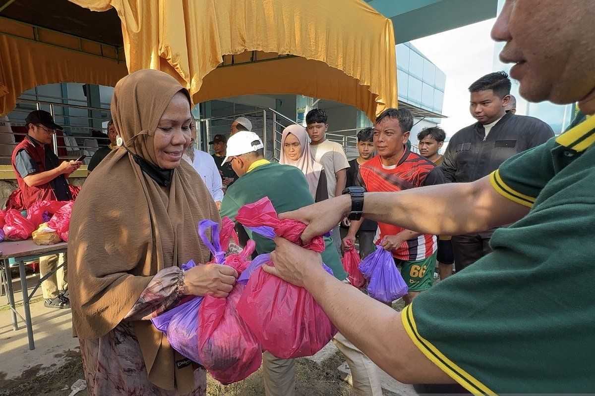 PLN UIP3B Sumatera Kurban 40 Sapi dan 12 Kambing, Dagingnya Dinikmati Ribuan Warga