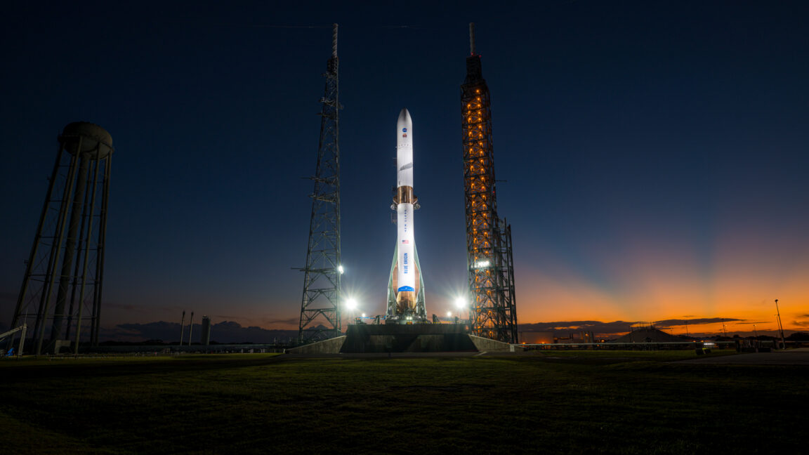 Roket New Glenn Milik Blue Origin Meledak Dahsyat Saat Uji Coba Statis di Florida
