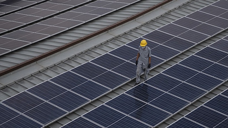 RI Siapkan Lahan 24.000 Hektare untuk PLTS Raksasa 100 GW, Target Gantikan Solar