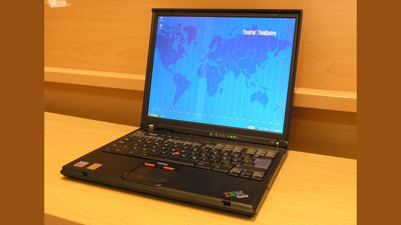 Penggemar IBM ThinkPad T43 Buktikan Laptop 2005 Ini Mampu Jalankan 26 Tahun Versi Windows Tanpa Virtual Machine